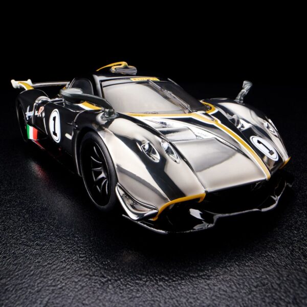 RLC Exclusive '21 Pagani Huayra R - Image 5