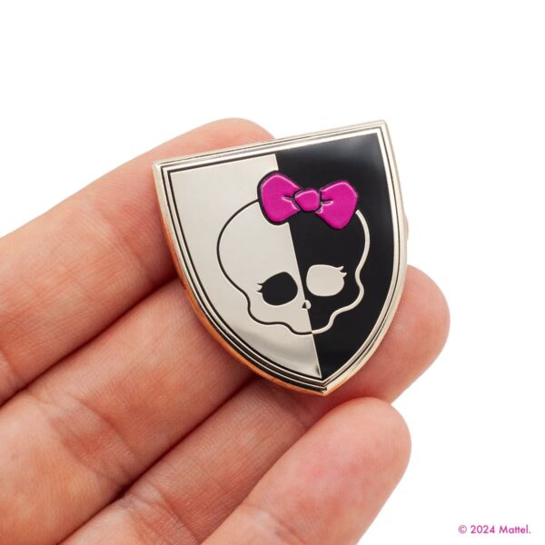 Skullette Shield Pin - Image 2